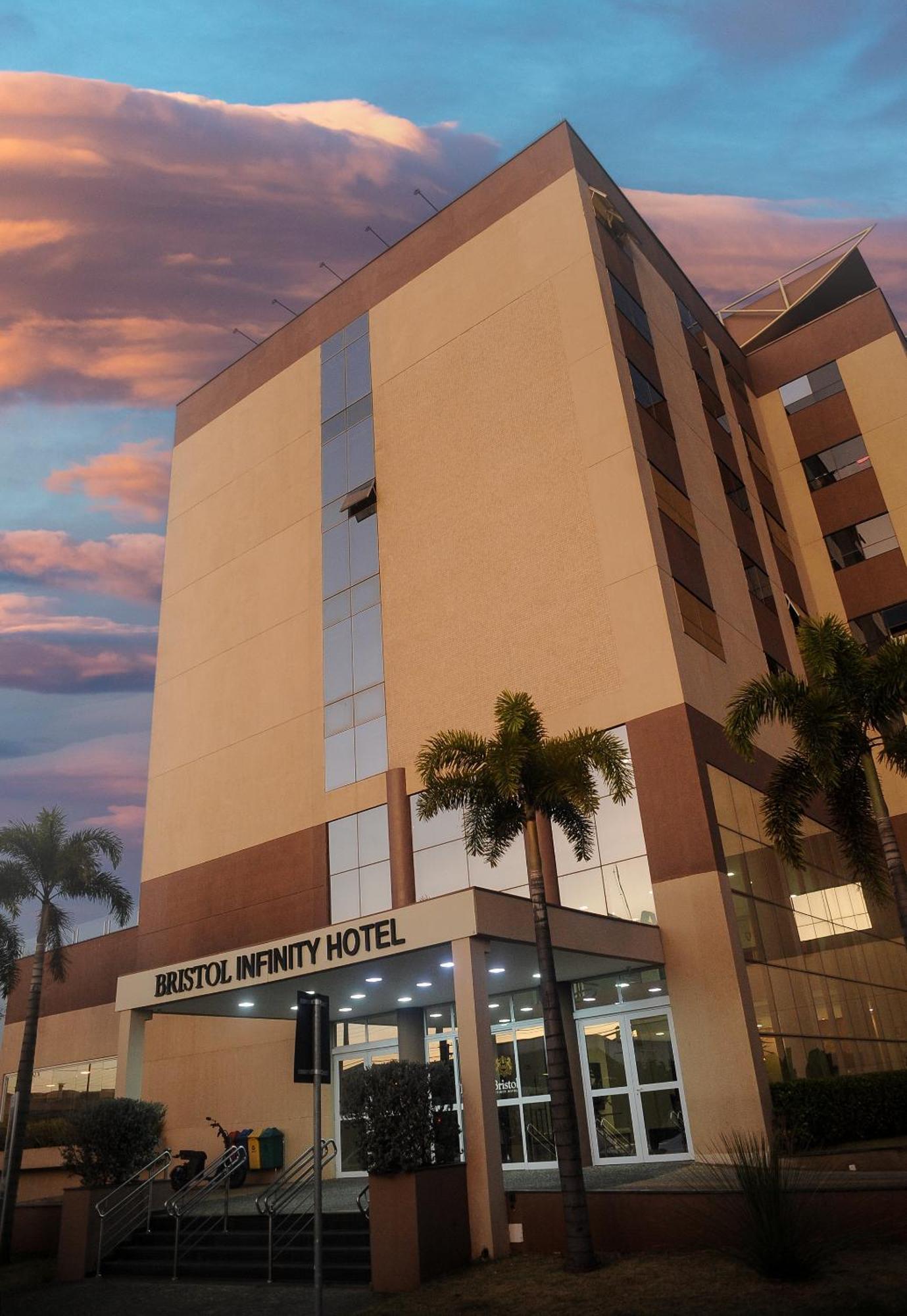 Bristol Infinity Rio Claro Hotel Kültér fotó